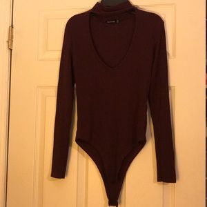 Maroon colored bodysuit V neck with choker!